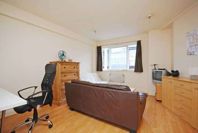  Image of Flat to rent in Charing Cross Road London WC2H at Charing Cross Road Covent  Gardens London, WC2H 0JN