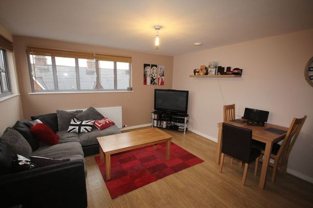  Image of 2 bedroom Flat to rent in Charlotte Street Crediton EX17 at Charlotte Court  Crediton, EX17 3FE
