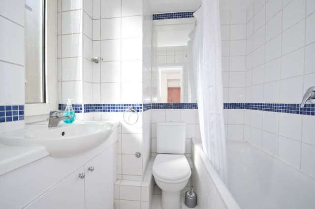  Image of Studio flat to rent in Chelsea Cloisters Sloane Avenue London SW3 at Chelsea Cloisters  Sloane Avenue, SW3 3DW