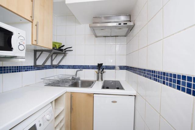  Image of Studio flat to rent in Chelsea Cloisters Sloane Avenue London SW3 at Chelsea Cloisters  Sloane Avenue, SW3 3DW