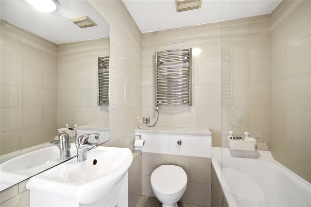  Image of 1 bedroom Ground Flat to rent in Chelsea Cloisters Sloane Avenue London SW3 at Chelsea Cloisters  Sloane Avenue, SW3 3DW