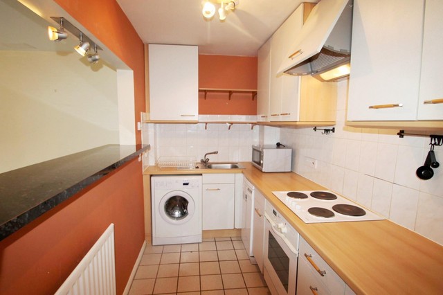  Image of 2 bedroom Flat to rent in Dexter Close St. Albans AL1 at Dexter Close  St Albans, AL1 5WB