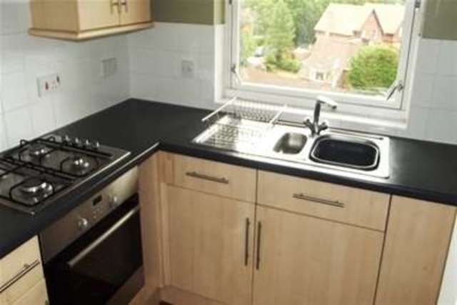 Image of 2 bedroom Flat to rent in Glen Eyre Road Southampton SO16 at Southampton, SO16 3TZ