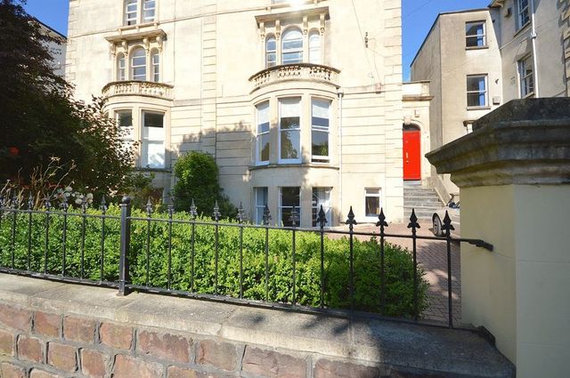  Image of 3 bedroom Flat for sale in Chertsey Road Redland Bristol BS6 at Chertsey Road  Bristol, BS6 6NB