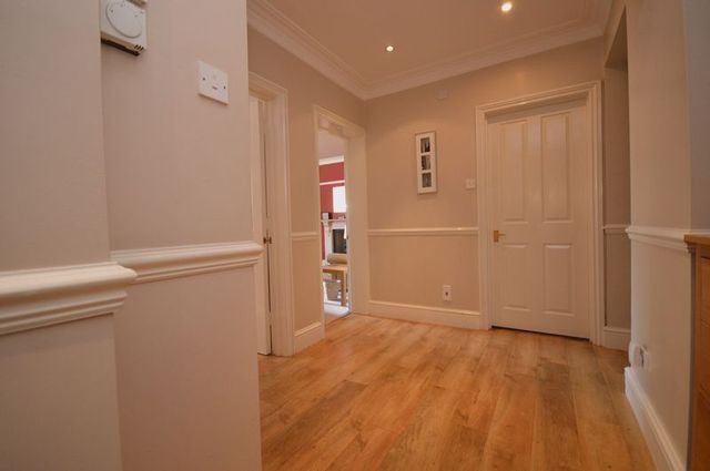  Image of 3 bedroom Flat for sale in Chertsey Road Redland Bristol BS6 at Chertsey Road  Bristol, BS6 6NB