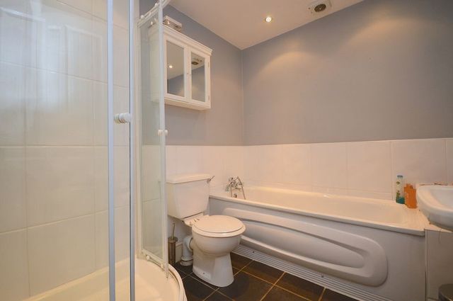  Image of 3 bedroom Flat for sale in Chertsey Road Redland Bristol BS6 at Chertsey Road  Bristol, BS6 6NB