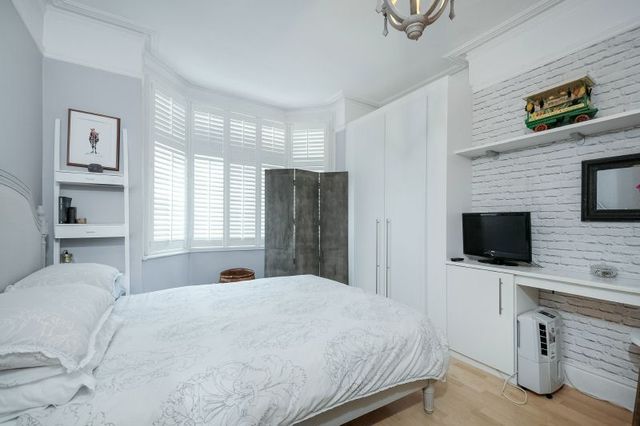  Image of 2 bedroom Maisonette for sale in Chester Road Northwood HA6 at Northwood, HA6 1BH