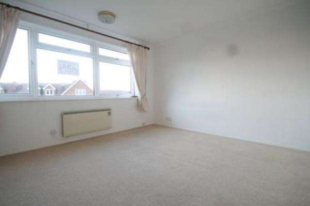  Image of 2 bedroom Apartment to rent in Chichester Court Rustington Littlehampton BN16 at Rustington Rustington, BN16 3EL