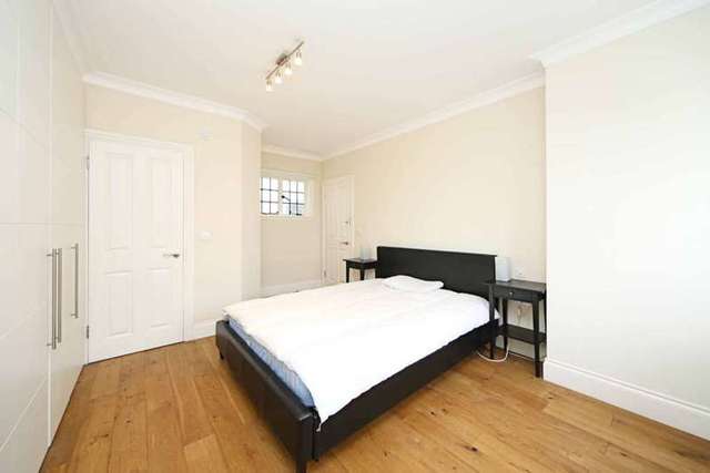  Image of 3 bedroom Apartment to rent in Baker Street London NW1 at Baker Street Baker Street London, NW1 5SH