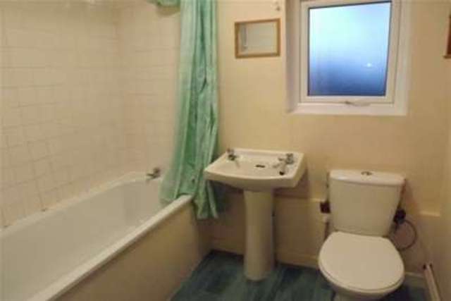  Image of 2 bedroom Flat to rent in Clifton Mews Clifton Hill Brighton BN1 at Brighton, BN1 3HR