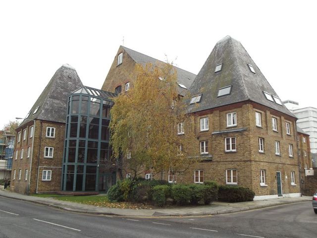  Image of Flat to rent in Clifton Road Gravesend DA11 at Clifton Road  Gravesend, DA11 0AH