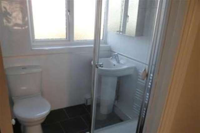  Image of 2 bedroom Detached house to rent in Clinton Avenue Welling DA16 at Welling, DA16 2DZ
