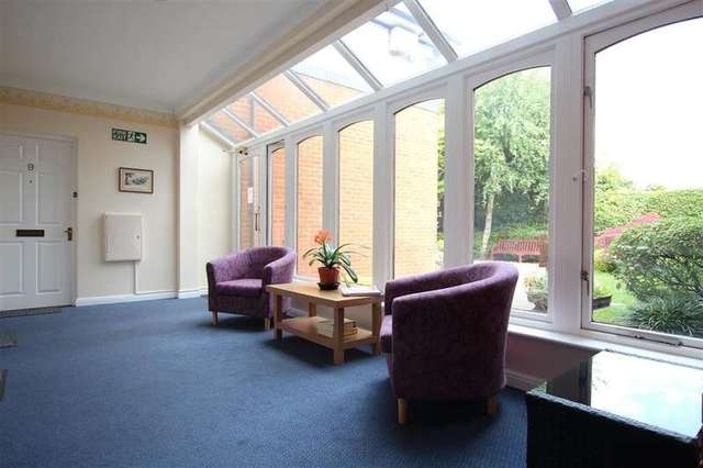  Image of 2 bedroom Apartment for sale in Reading Road Pangbourne Reading RG8 at Pangbourne  Reading, RG8 7HS