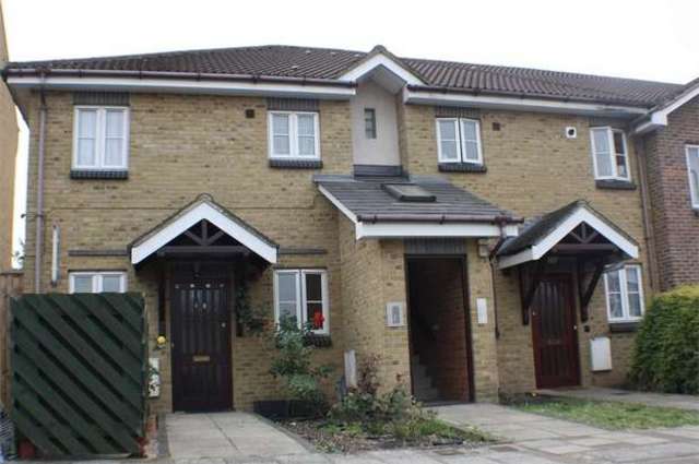  Image of 1 bedroom Flat for sale in Cobham Close Edgware HA8 at Edgware Edgware, HA8 5QG