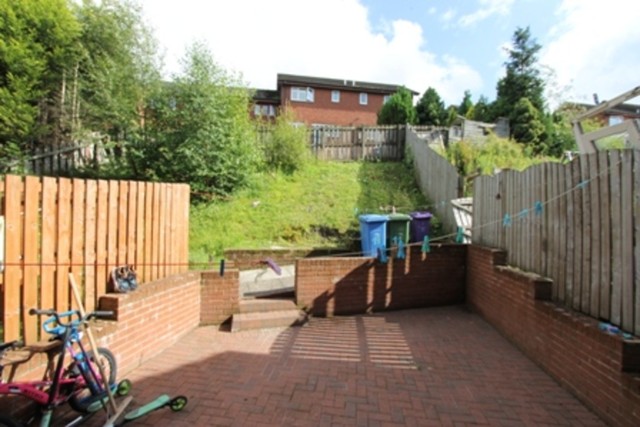  Image of 3 bedroom Terraced house to rent in Colintraive Crescent Glasgow G33 at Hogganfield Glasgow Glasgow, G33 1BJ