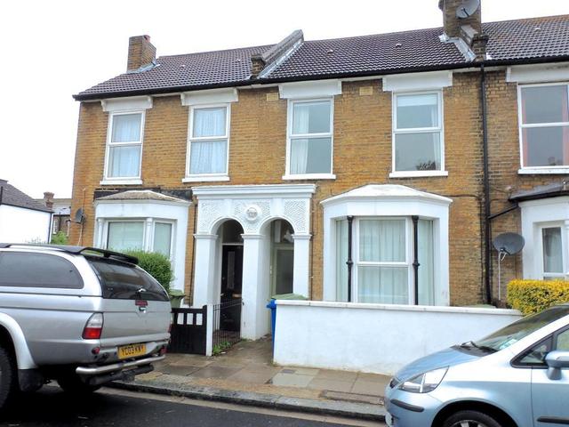  Image of 2 bedroom Ground Flat to rent in Colwell Road London SE22 at East Dulwich, SE22 8QP
