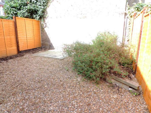  Image of 2 bedroom Ground Flat to rent in Colwell Road London SE22 at East Dulwich, SE22 8QP