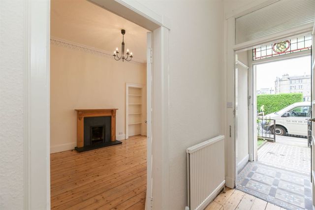  Image of 2 bedroom Flat to rent in Comely Bank Avenue Edinburgh EH4 at Stockbridge Edinburgh Edinburgh, EH4 1EW
