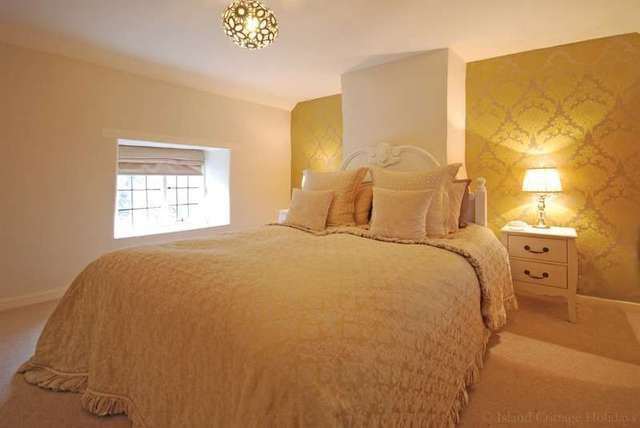  Image of 3 bedroom Detached house to rent in East Street Corfe Castle Wareham BH20 at 1 East Street Corfe Castle Corfe Castle, BH20 5ED
