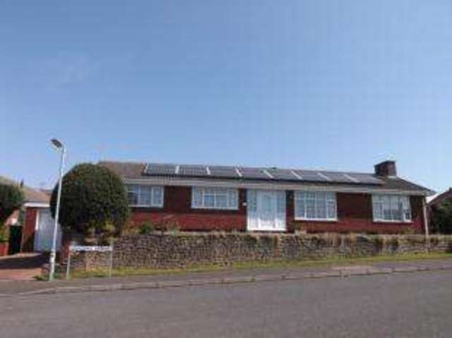  Image of 4 bedroom Bungalow for sale in Coultons Avenue Sutton-in-Ashfield NG17 at Sutton-in-Ashfield Nottinghamshire Sutton in Ashfield, NG17 2GN