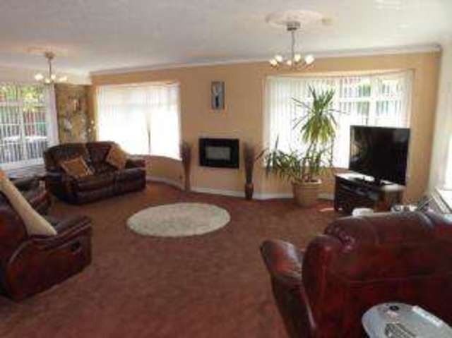  Image of 4 bedroom Bungalow for sale in Coultons Avenue Sutton-in-Ashfield NG17 at Sutton-in-Ashfield Nottinghamshire Sutton in Ashfield, NG17 2GN