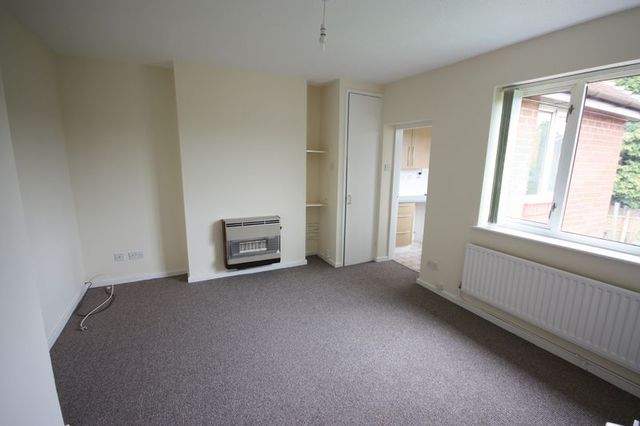  Image of 2 bedroom Flat to rent in Crane Field Lichfield WS13 at Crane Field  Lichfield, WS13 7HP