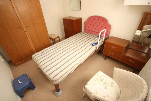  Image of 2 bedroom Maisonette for sale in Cranley Place Queens Road Knaphill Woking GU21 at Queens Road Knaphill Knaphill, GU21 2HJ