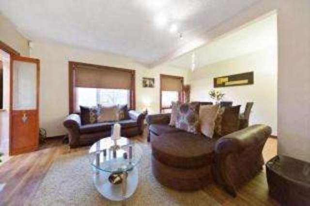  Image of 2 bedroom Flat for sale in Crofthill Road Glasgow G44 at Glasgow Lanarkshire Castlemilk, G44 5QJ
