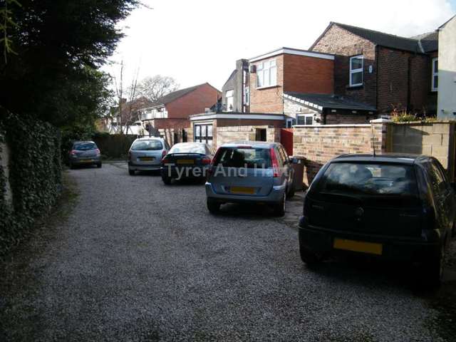  Image of 2 bedroom Terraced house to rent in Crow Lane East Newton-Le-Willows WA12 at Crow Lane East Earlestown Newton Le Willows, WA12 9UB