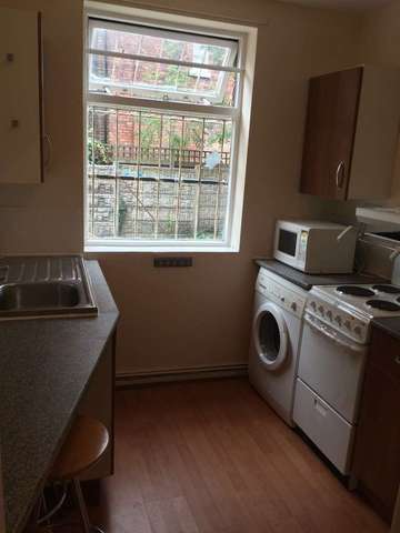  Image of 1 bedroom Flat to rent in Croxteth Grove Toxteth Liverpool L8 at Liverpool Merseyside, L8 0RX
