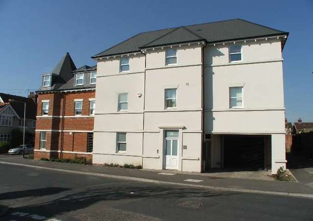  Image of 2 bedroom Flat to rent in Culverden Down Tunbridge Wells TN4 at Tunbridge Wells Kent High Brooms, TN4 9SB