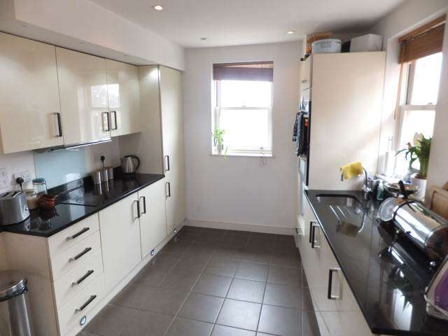  Image of 2 bedroom Flat to rent in Culverden Down Tunbridge Wells TN4 at Tunbridge Wells Kent High Brooms, TN4 9SB
