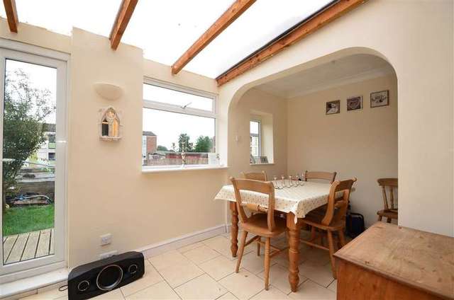  Image of 3 bedroom End of Terrace for sale in Curlew Gardens Cowplain Waterlooville PO8 at Cowplain Waterlooville Waterlooville, PO8 9UD