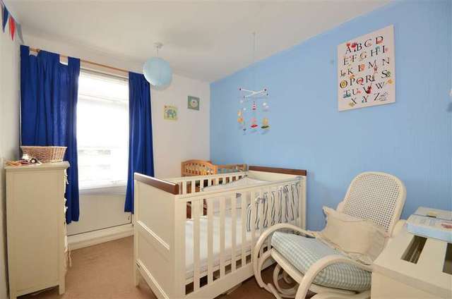  Image of 3 bedroom End of Terrace for sale in Curlew Gardens Cowplain Waterlooville PO8 at Cowplain Waterlooville Waterlooville, PO8 9UD