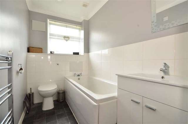  Image of 3 bedroom End of Terrace for sale in Curlew Gardens Cowplain Waterlooville PO8 at Cowplain Waterlooville Waterlooville, PO8 9UD