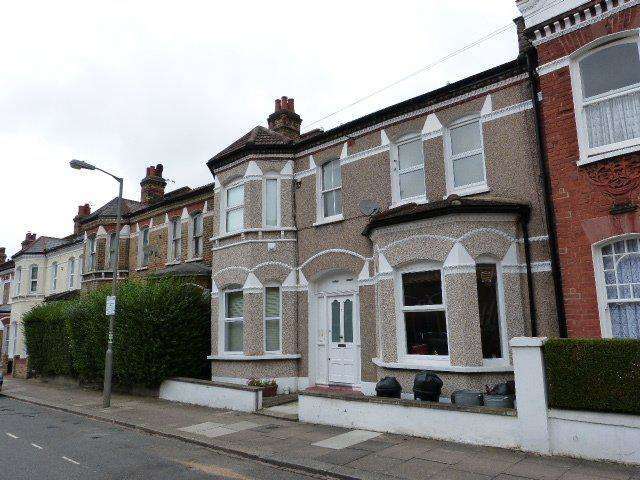  Image of 1 bedroom Flat to rent in Dafforne Road London SW17 at Dafforne Road  London, SW17 8TY