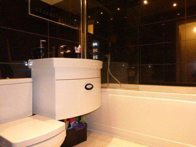  Image of 1 bedroom Flat to rent in Dafforne Road London SW17 at Dafforne Road  London, SW17 8TY