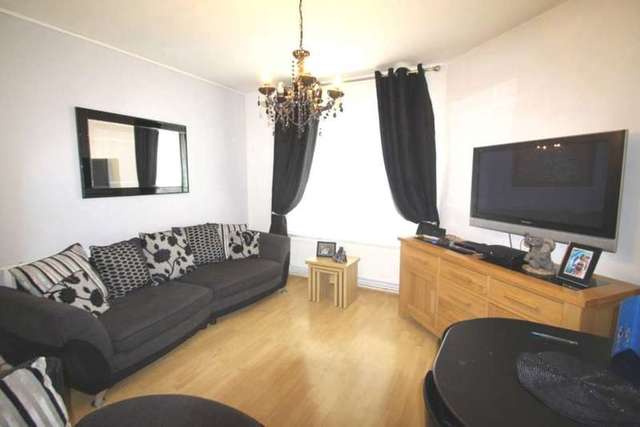  Image of 2 bedroom Flat to rent in Orb Street London SE17 at Orbe Street Elephant & Castle London, SE17 1RD