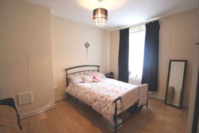  Image of 2 bedroom Flat to rent in Orb Street London SE17 at Orbe Street Elephant & Castle London, SE17 1RD