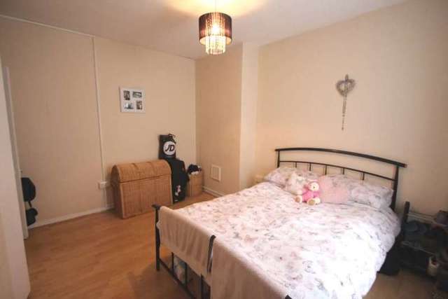  Image of 2 bedroom Flat to rent in Orb Street London SE17 at Orbe Street Elephant & Castle London, SE17 1RD