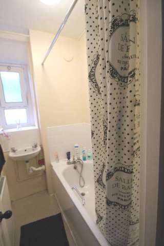  Image of 2 bedroom Flat to rent in Orb Street London SE17 at Orbe Street Elephant & Castle London, SE17 1RD