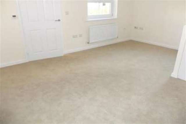  Image of 2 bedroom Property to rent in Roscoff Road Dawlish EX7 at Dawlish, EX7 0FE