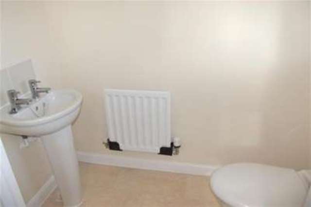  Image of 2 bedroom Property to rent in Roscoff Road Dawlish EX7 at Dawlish, EX7 0FE