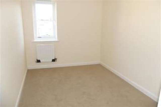  Image of 2 bedroom Property to rent in Roscoff Road Dawlish EX7 at Dawlish, EX7 0FE