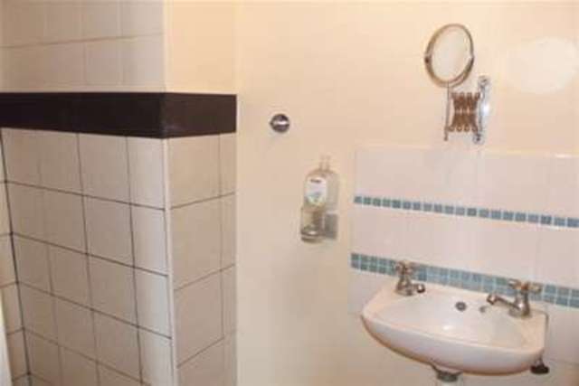  Image of 1 bedroom Flat to rent in Lawn Hill Dawlish EX7 at Dawlish, EX7 9HQ
