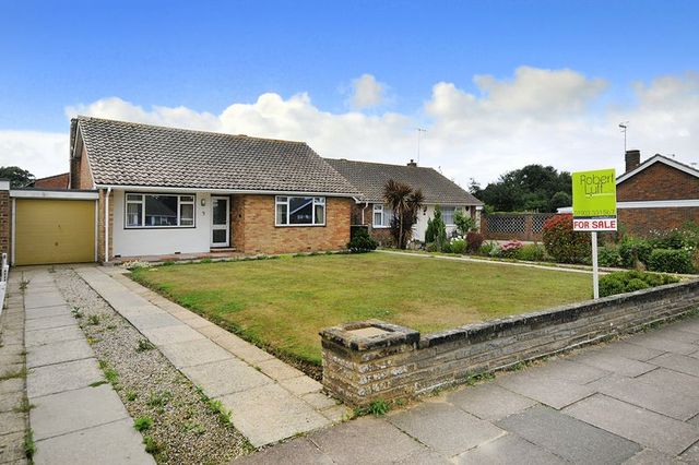  Image of 2 bedroom Bungalow for sale in Derwent Drive Goring-by-Sea Worthing BN12 at Derwent Drive  Goring-By-Sea, BN12 6LA