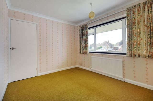  Image of 2 bedroom Bungalow for sale in Derwent Drive Goring-by-Sea Worthing BN12 at Derwent Drive  Goring-By-Sea, BN12 6LA