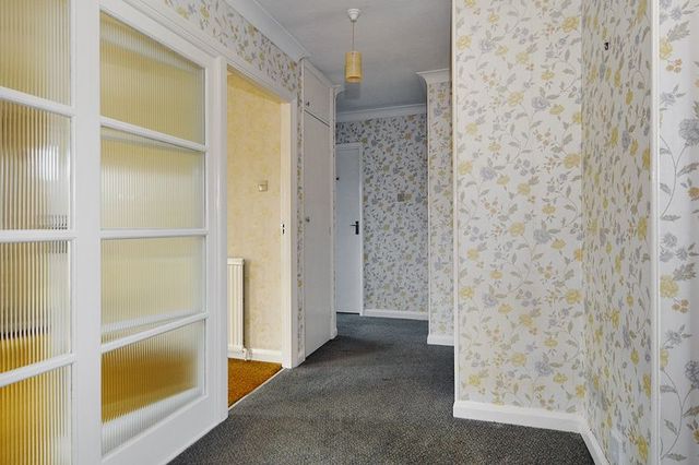  Image of 2 bedroom Bungalow for sale in Derwent Drive Goring-by-Sea Worthing BN12 at Derwent Drive  Goring-By-Sea, BN12 6LA