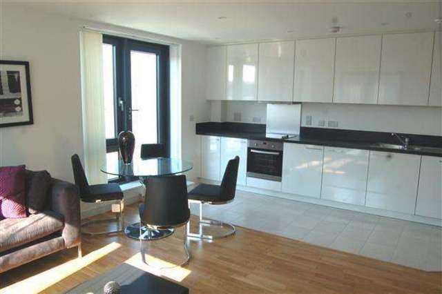  Image of 2 bedroom Apartment to rent in Putney Hill London SW15 at Putney Vale, SW15 6DJ
