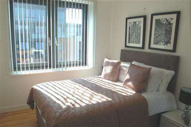  Image of 2 bedroom Apartment to rent in Putney Hill London SW15 at Putney Vale, SW15 6DJ